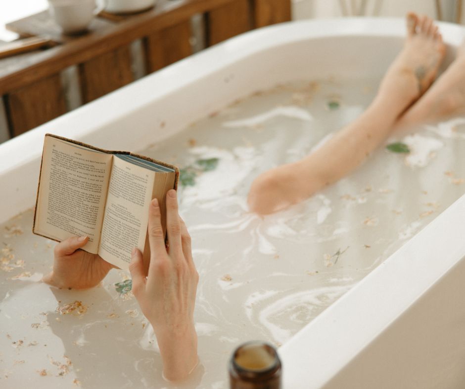 Bath in essential oils