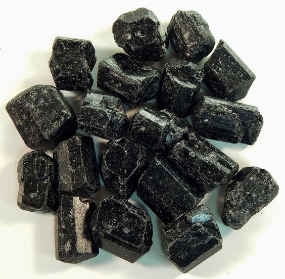 black tourmaline to protect from negative energy